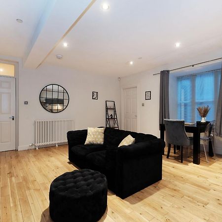One Of A Kind Historic 3 Bedroom Apartment Aberdeen Esterno foto