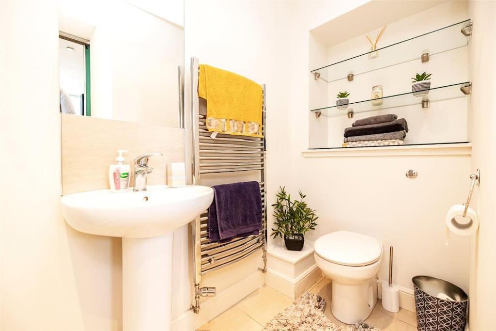 One Of A Kind Historic 3 Bedroom Apartment Aberdeen Esterno foto
